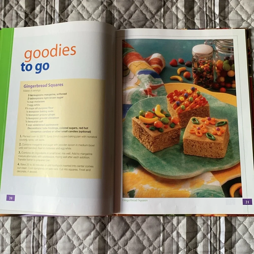 Meals on the Go Cookbook- Red Hard Cover EUC